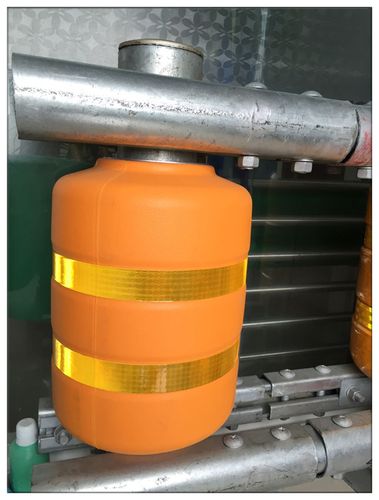 新型高速公路防撞护栏旋转桶护栏产品介绍